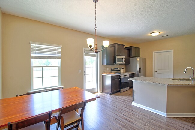 Building Photo - 50 Sunflower Cir NE