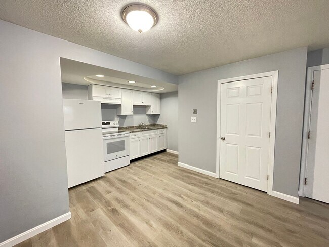 Building Photo - 181 Loudon Rd