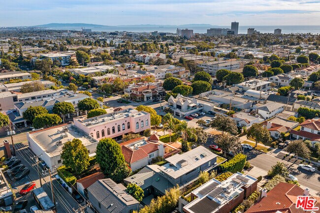 Building Photo - 723 Euclid St