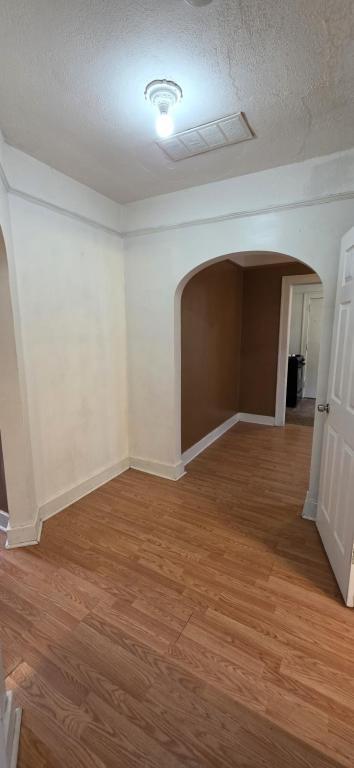 Building Photo - 58 Waldo St