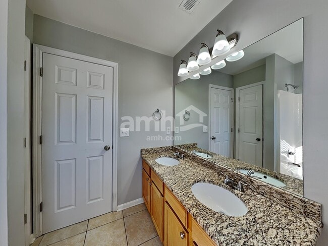 Building Photo - 102 Chambliss Ct