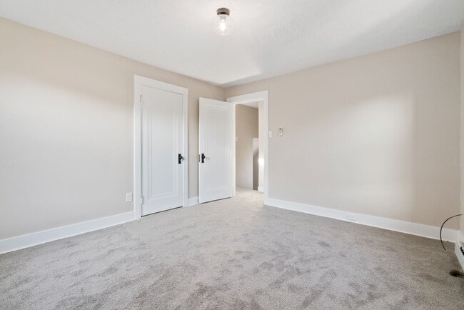 Building Photo - Newly Renovated 3 Bedroom home in East Pittsburgh available now!