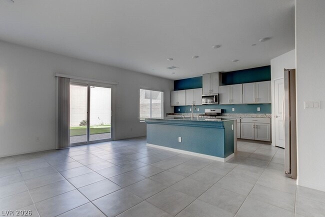 Building Photo - 10944 Meridian Flds Ave