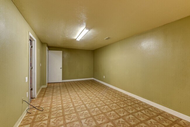 Building Photo - 3873-3883 West 89th Way