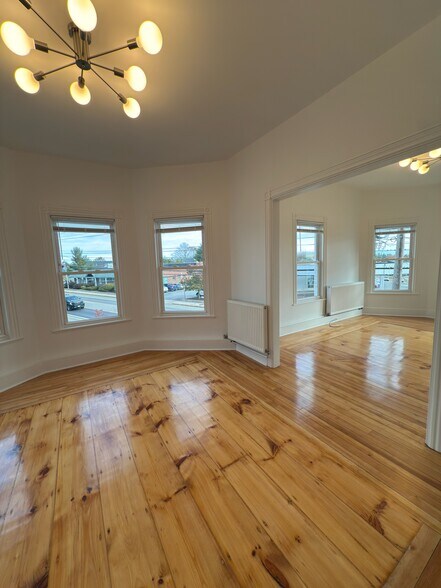 Building Photo - 1058 Forest Ave