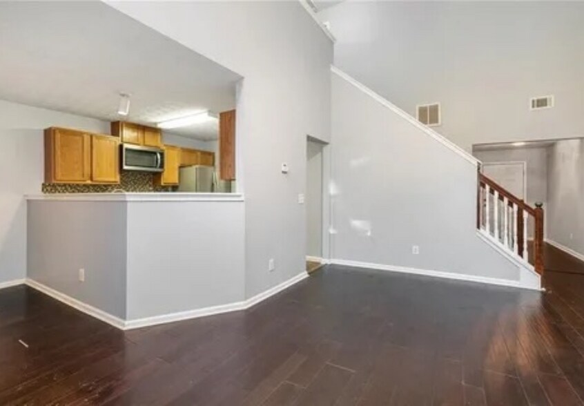 Building Photo - 5563 Windfall Ln