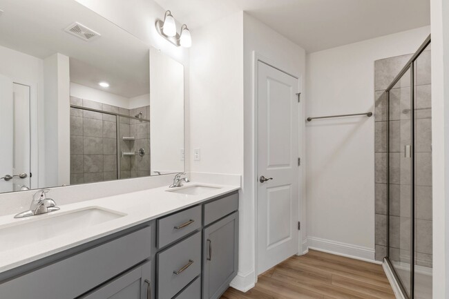 Building Photo - Spacious 3-Bedroom Townhome in Durham!