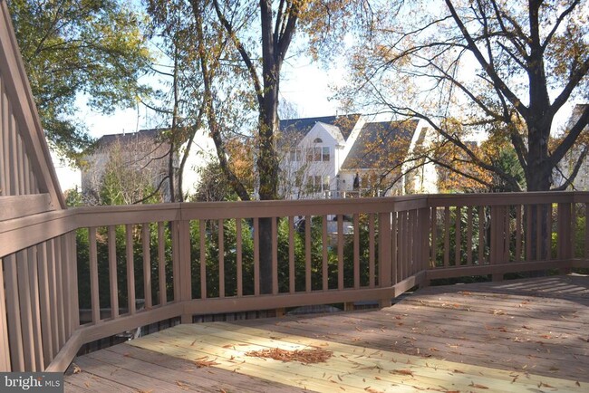 Building Photo - 3947 Valley Ridge Dr