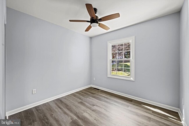 Building Photo - 2402 Raintree Ave