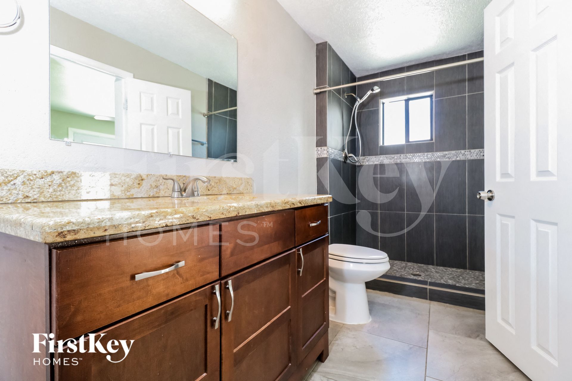 Building Photo - 806 E El Caminito Dr