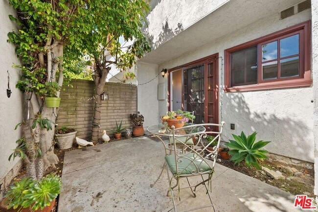 Building Photo - 27912 Ridgecove Ct N