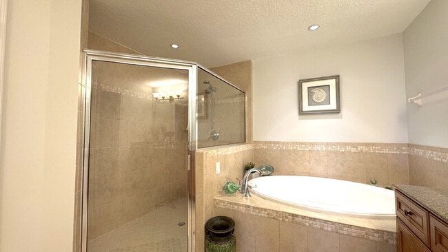 Building Photo - 1425 Ocean Shore Blvd