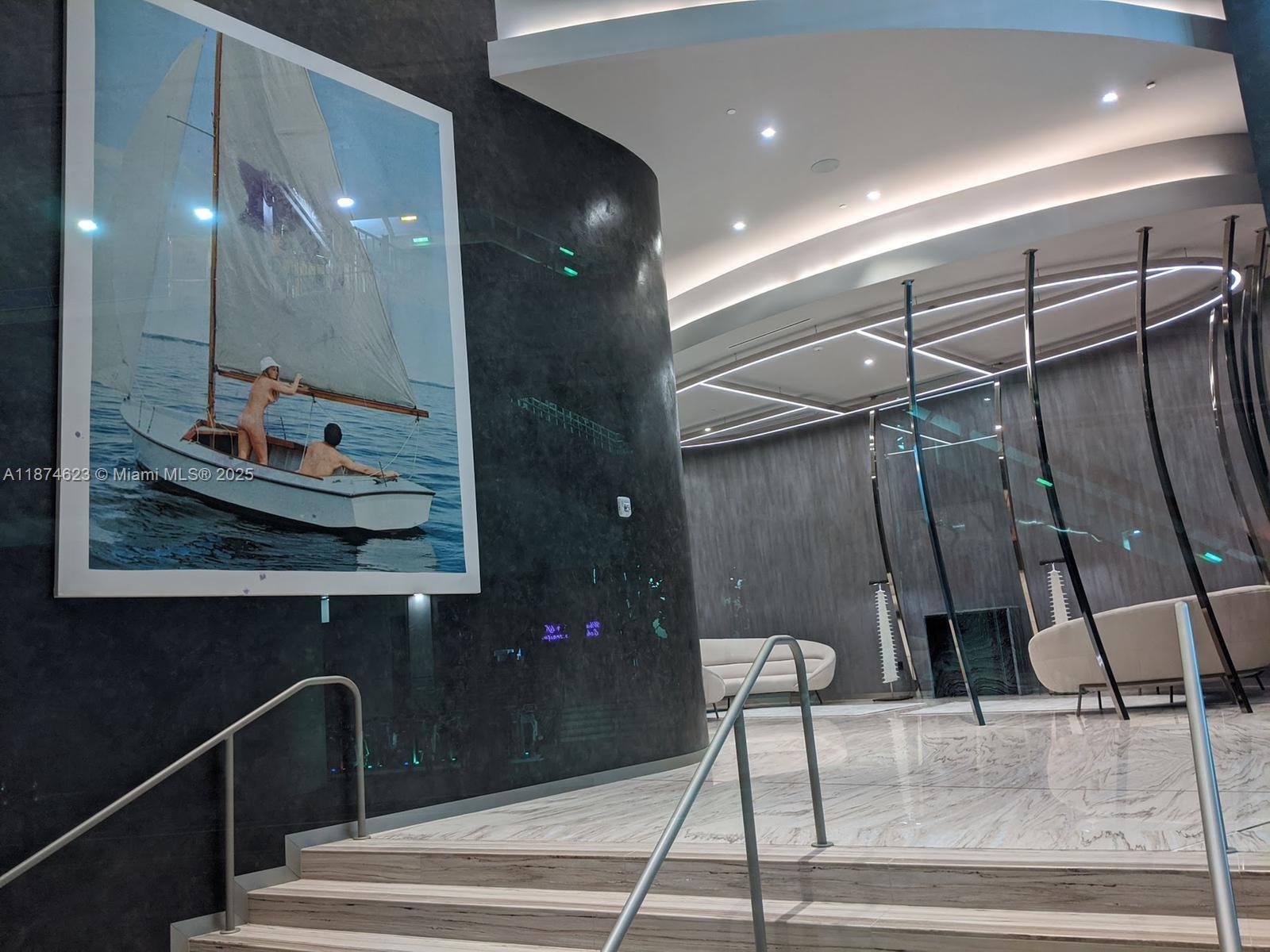 Building Photo - 1000 Brickell Plz