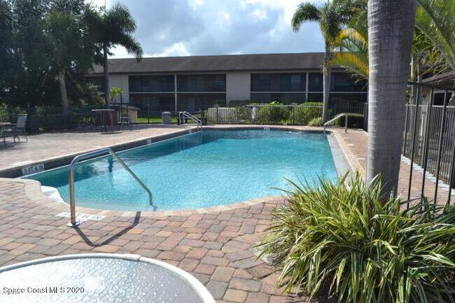 Building Photo - 1031 Regency Dr