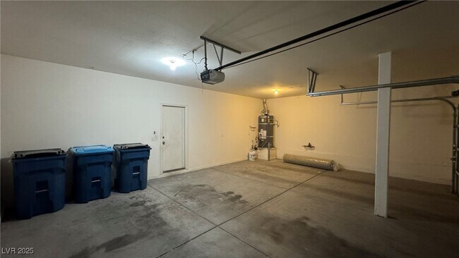 Building Photo - 10066 Golden Bluff Ave