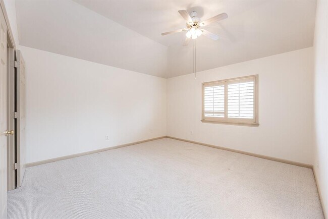 Building Photo - 17826 Island Spring Ln