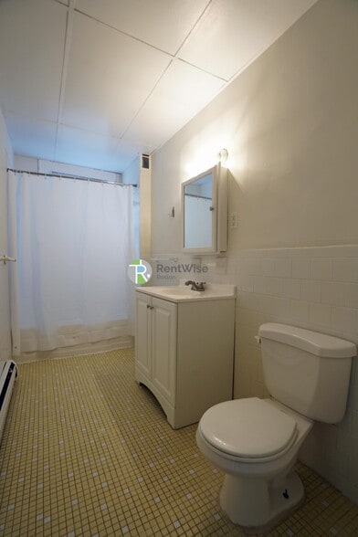 Building Photo - 1 Ashford Ct