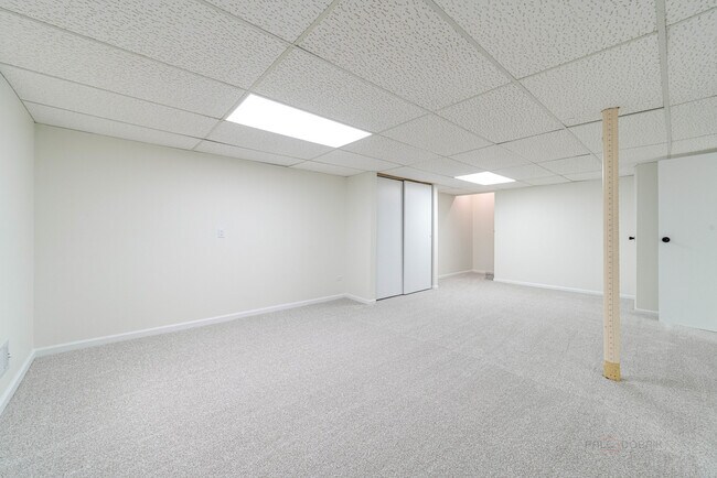 Building Photo - 887 Saybrook Ln