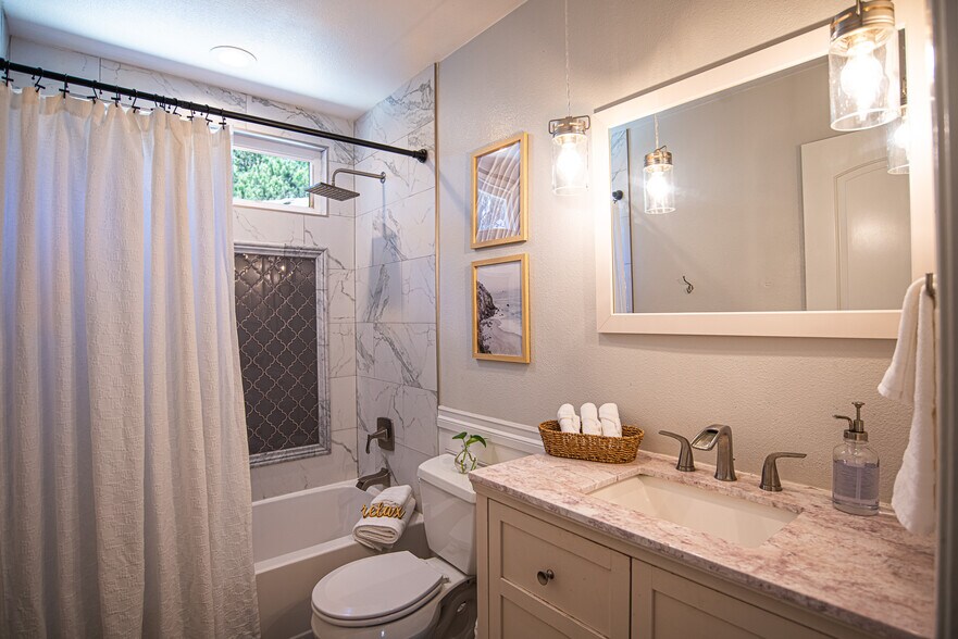 Building Photo - 5239 Hubbert St