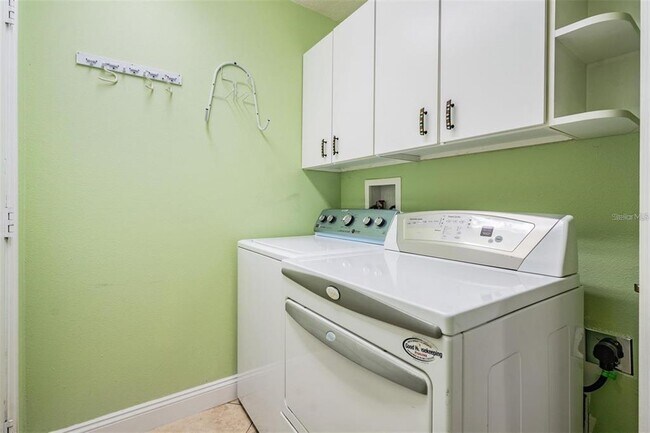 Building Photo - 25001 Bandana Ct