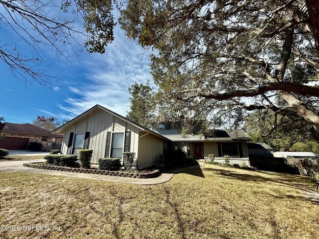 Building Photo - 902 Lakeridge Dr