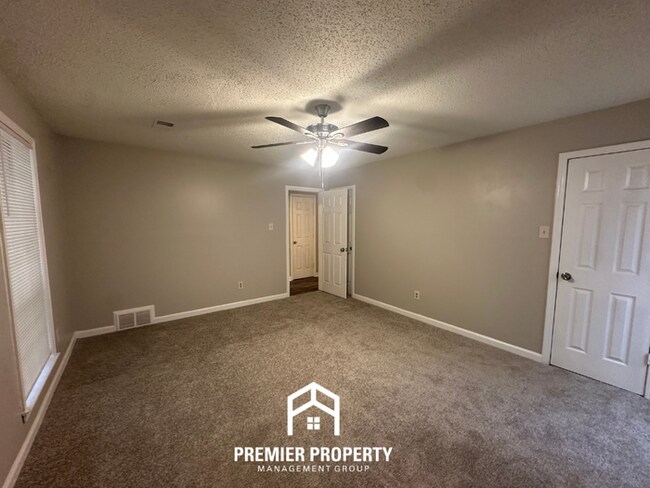 Building Photo - 2814 Baywood Dr