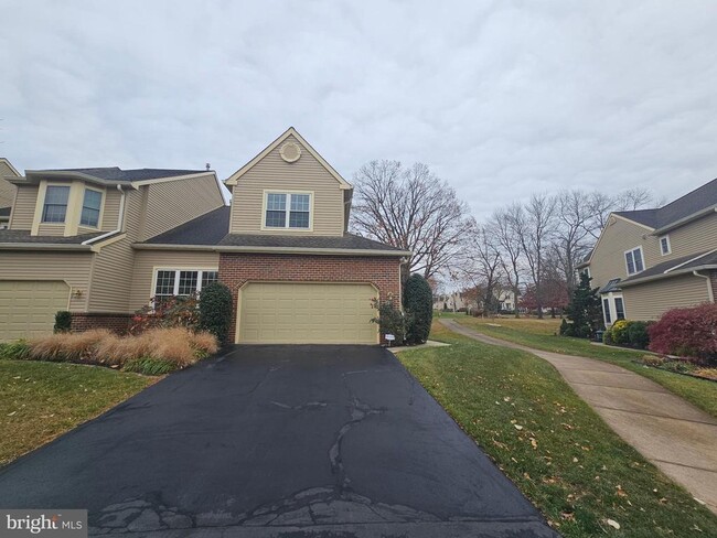 Primary Photo - 223 Pinecrest Ln