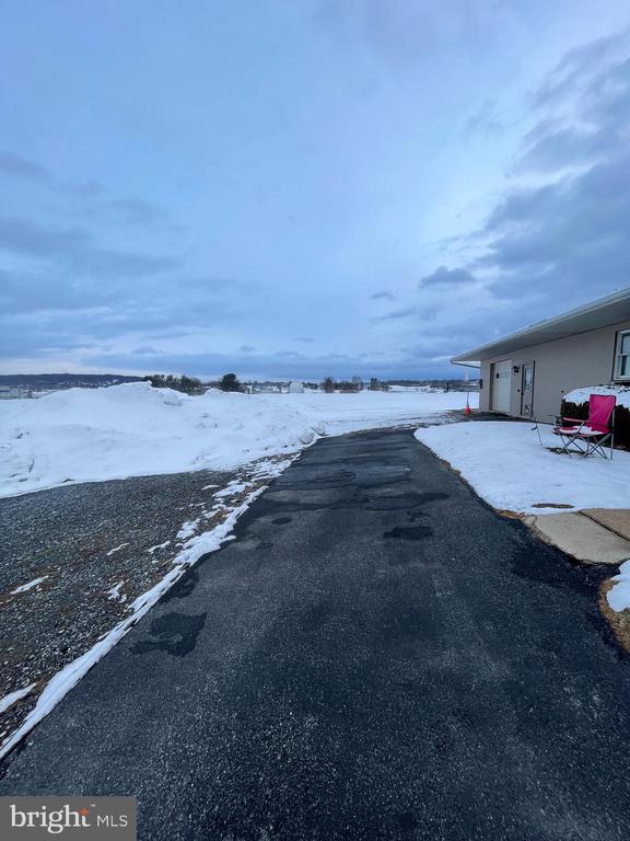 Building Photo - 51 Arrowhead Dr