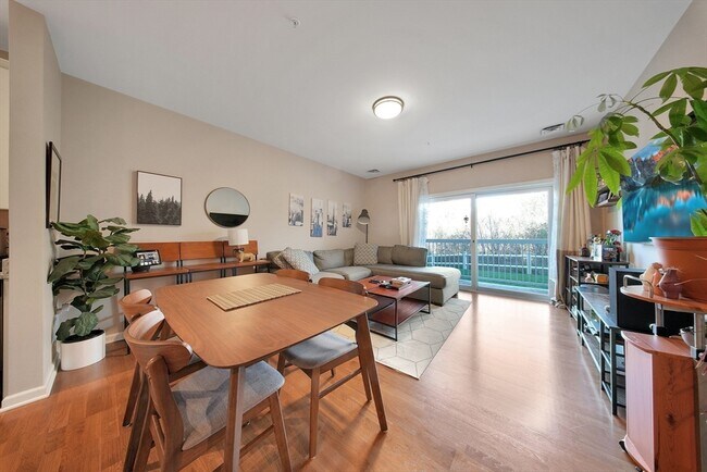 Building Photo - 110 Trotter Rd