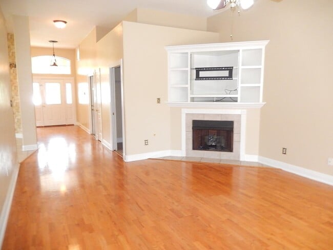 Building Photo - 3327 Dartmouth Dr