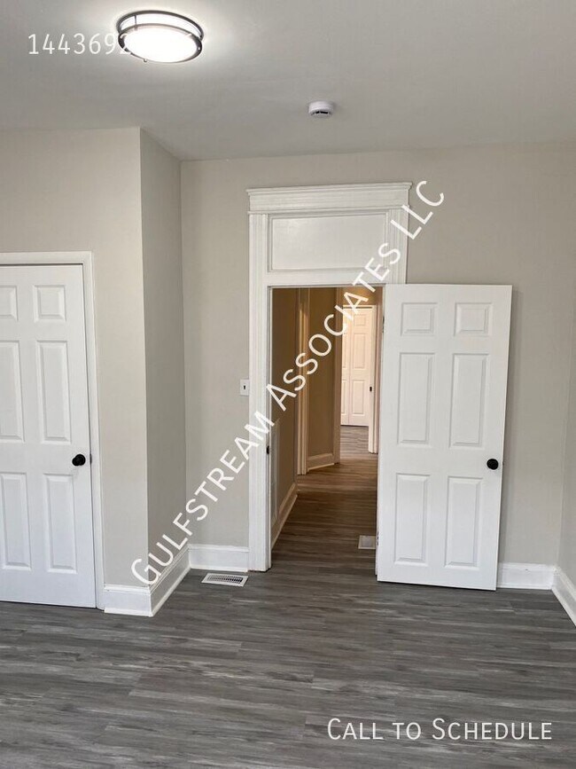 Building Photo - 3030 Belmont Ave