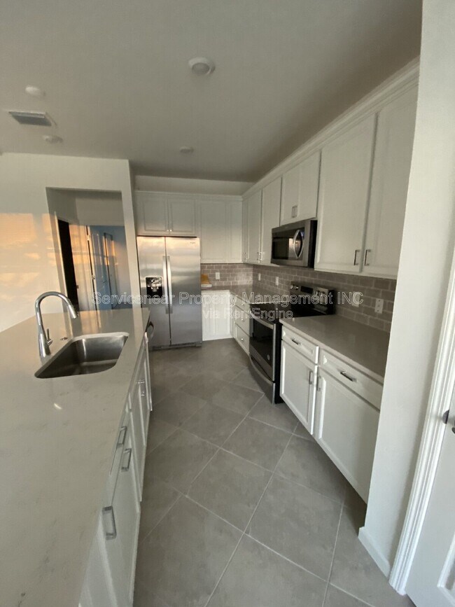 Building Photo - 6136 Baywood Ct