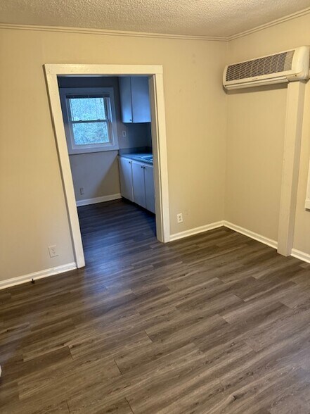 Building Photo - 102 Indian Creek Dr