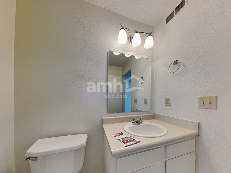 Building Photo - 4323 Autumn Crest Ct