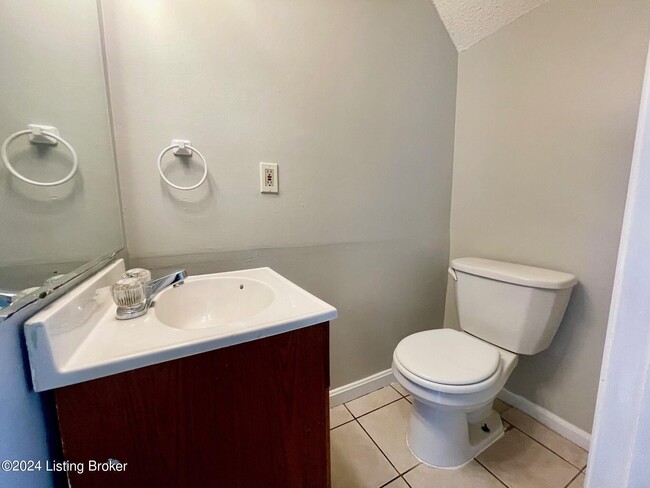 Building Photo - 544 Fox Chase Ct