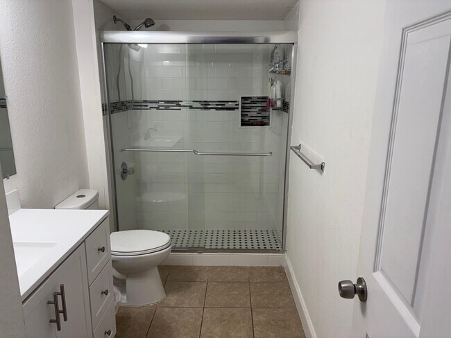 Building Photo - 6760 Heritage Grande