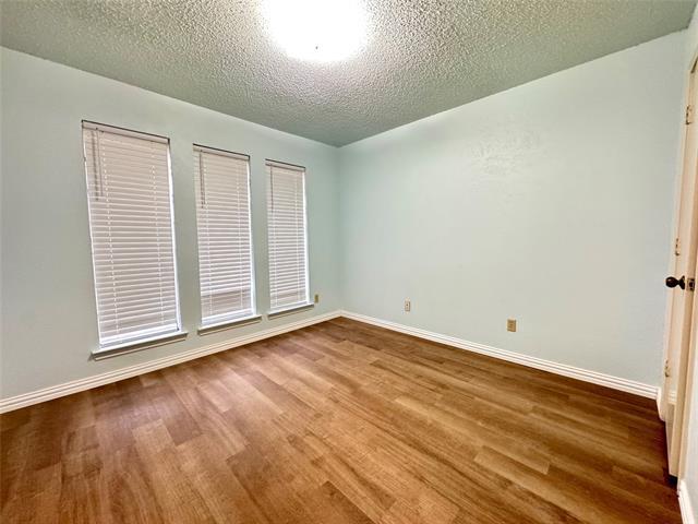 Building Photo - 1925 Glen Hill Dr