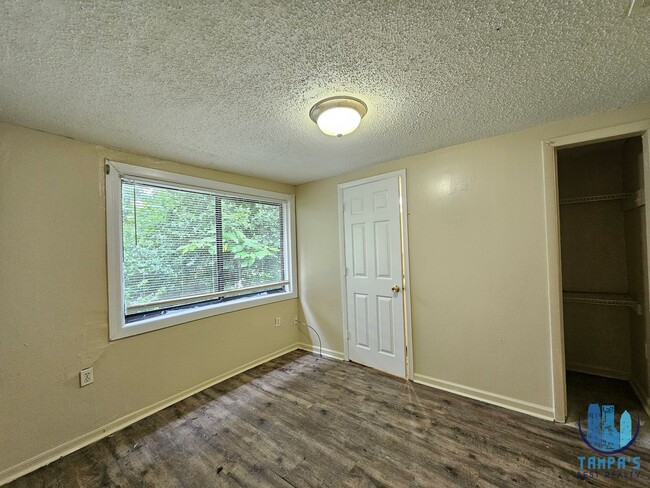 Building Photo - 1504 E 99th Ave