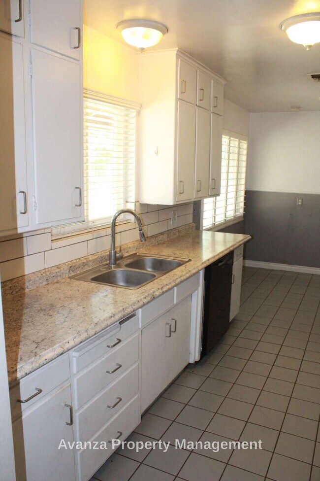 Building Photo - Home for Rent  3 Bed/1 Bath - 1,847 Sq Ft.  Rent: $2,195/month  Deposit: $2,295 Hoover High Region