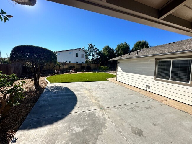 Building Photo - 5112 Tipton St