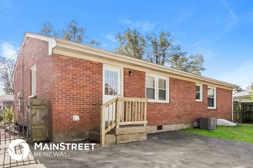 Building Photo - 215 Kim Ct