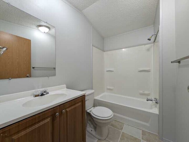 Building Photo - 52224 Quaker Hill Ln