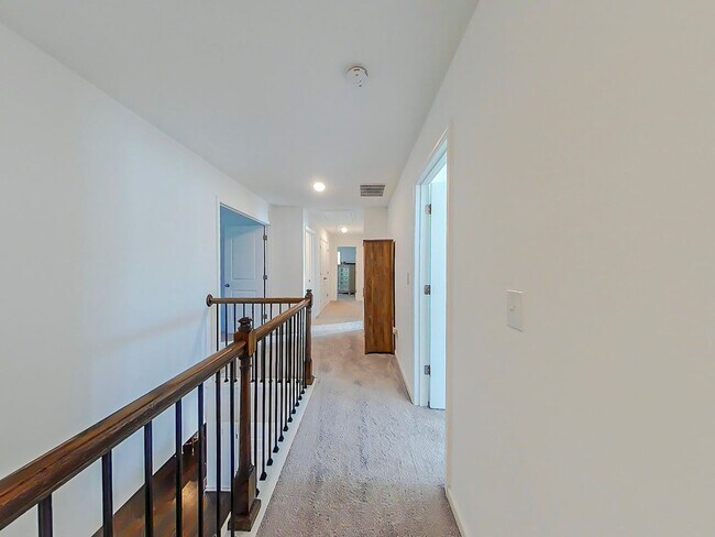 Building Photo - 5 Bedroom Home in Columbia County!