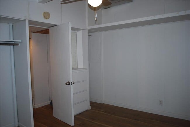 Building Photo - 5712 Woodrow Ave