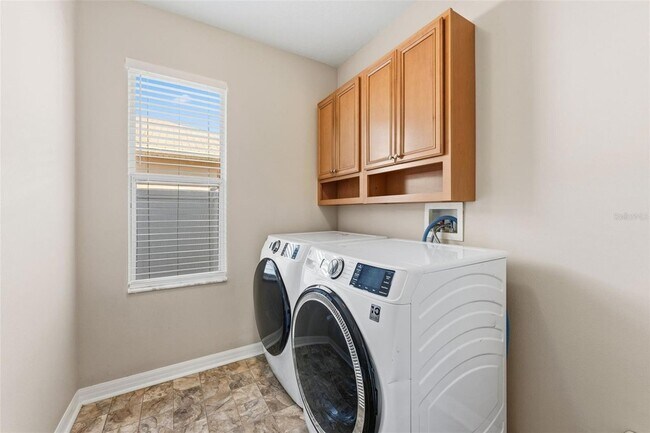 Building Photo - 10238 Perthshire Cir