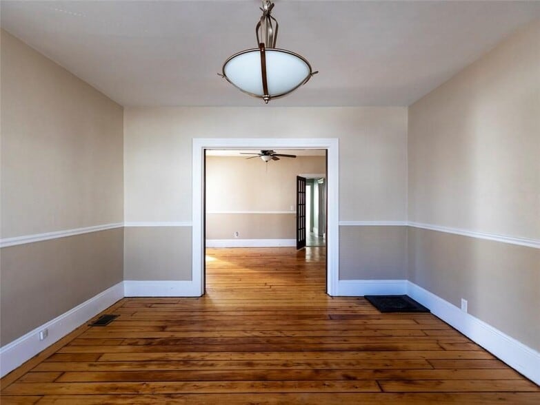 Building Photo - 18 Meader St