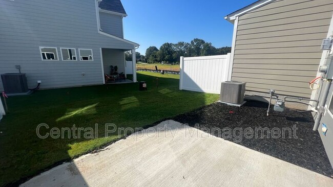 Building Photo - 505 Pennystone Ln