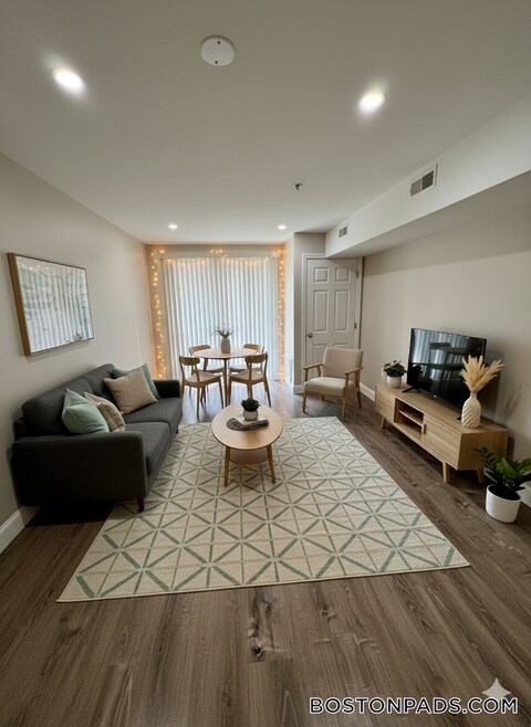 Building Photo - 23 Kenmar Dr