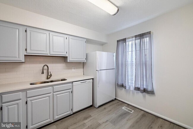 Building Photo - 10528 Joyceton Dr