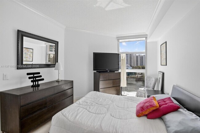 Building Photo - 3370 Hidden Bay Dr